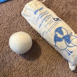 Norwex dryer balls - new